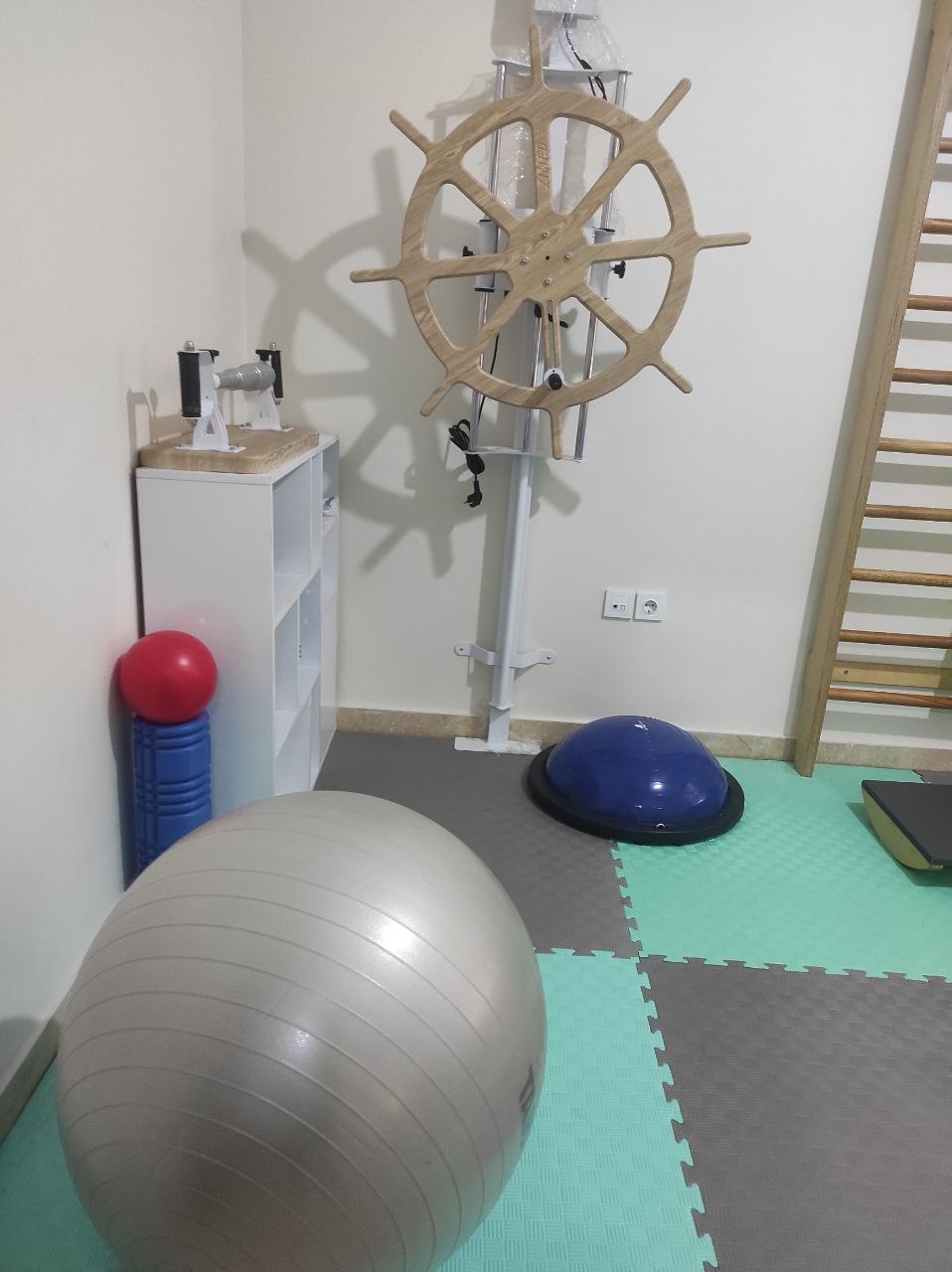 درمان دیسک کمر و گردن در کلینیک فیزیوتراپی تسنیم غرب تهران